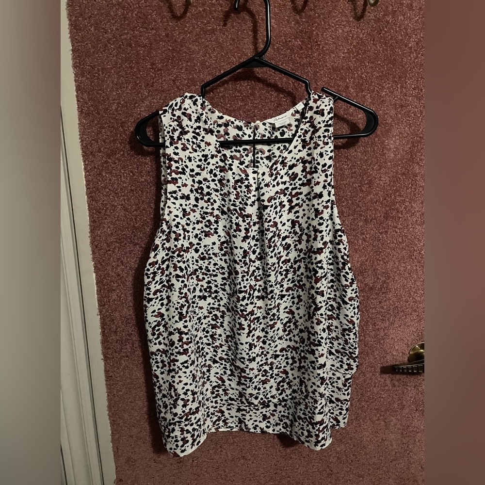 Reitmans Black and White Sleeveless Blouse